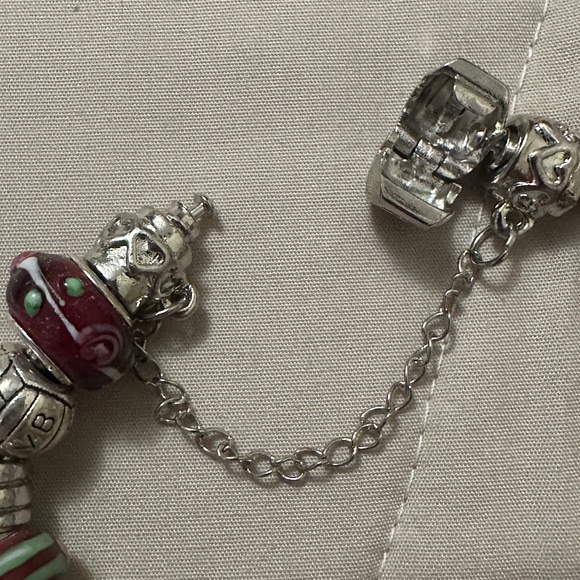 Homemade – NWOT – 925 SS plated charm bracelet, red lamp work beads, red theme - Picture 8 of 10